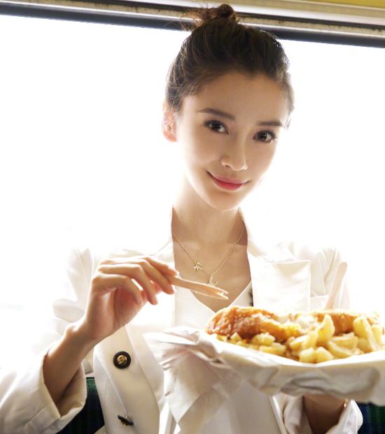 baby见贝克汉姆穿的什么鞋,杨颖贝克汉姆又同框了