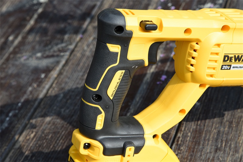 释放自我，轻巧随行-得伟DCH133无刷充电电锤入手使用体验