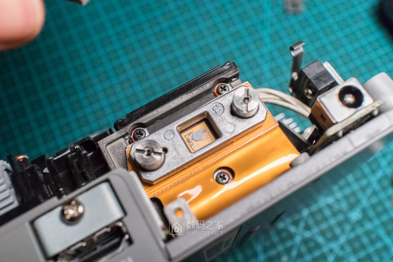 卡西欧激光投影仪拆机维修视频,卡西欧激光投影机怎么清零