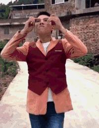 搞笑gif段子妹子你太皮了,搞笑gif段子妹子有点太淘气了