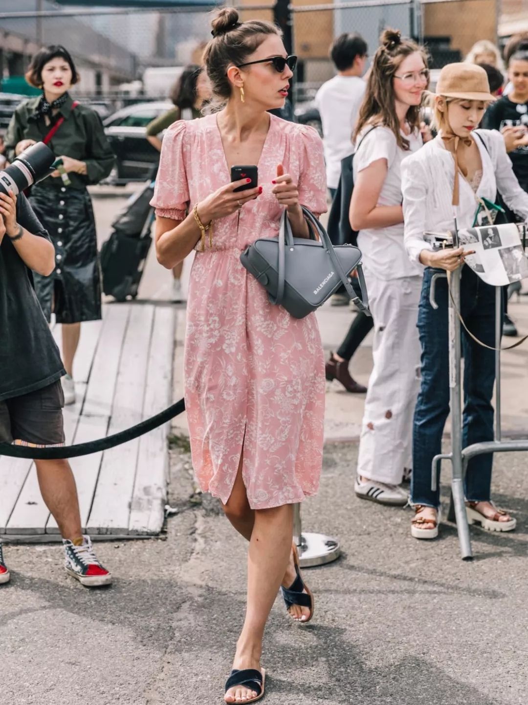 今年流行桃子色减龄显白无敌 (桃桃发色推荐)