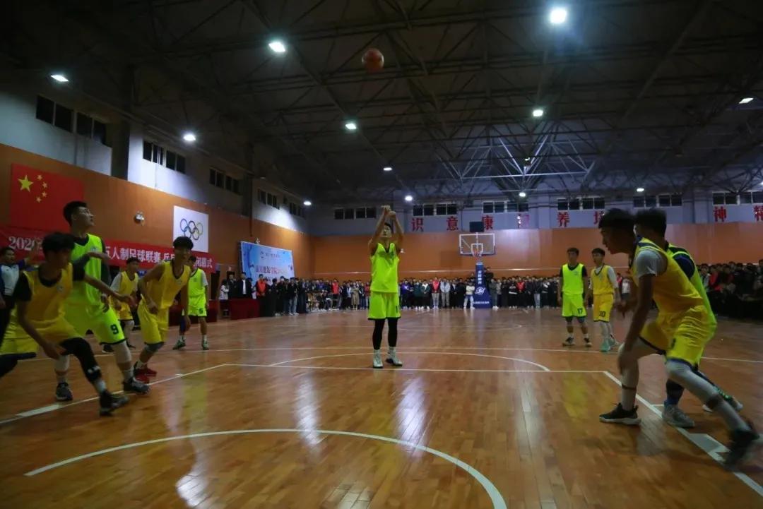 举行乒乓球足球篮球比赛,感恩篮球季