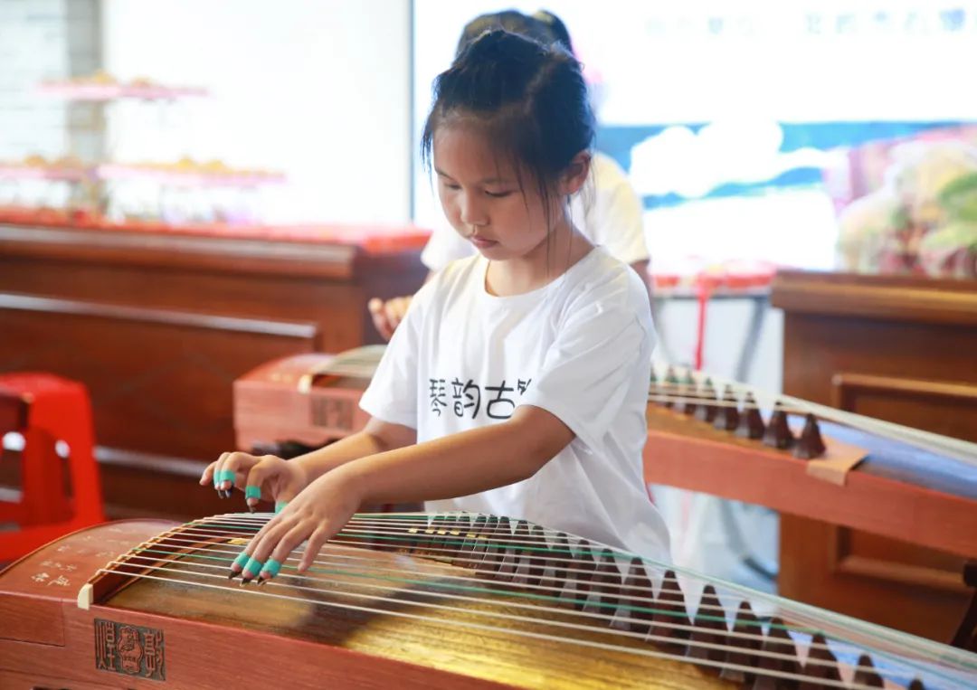 组图：武平县琴韵古筝行六一暨周年庆亲子活动圆满举行