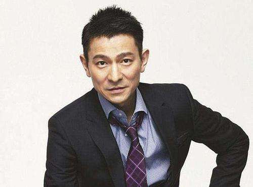 男生如何选择自己合适的发型穿搭,12-15岁学生适合的发型短发男生