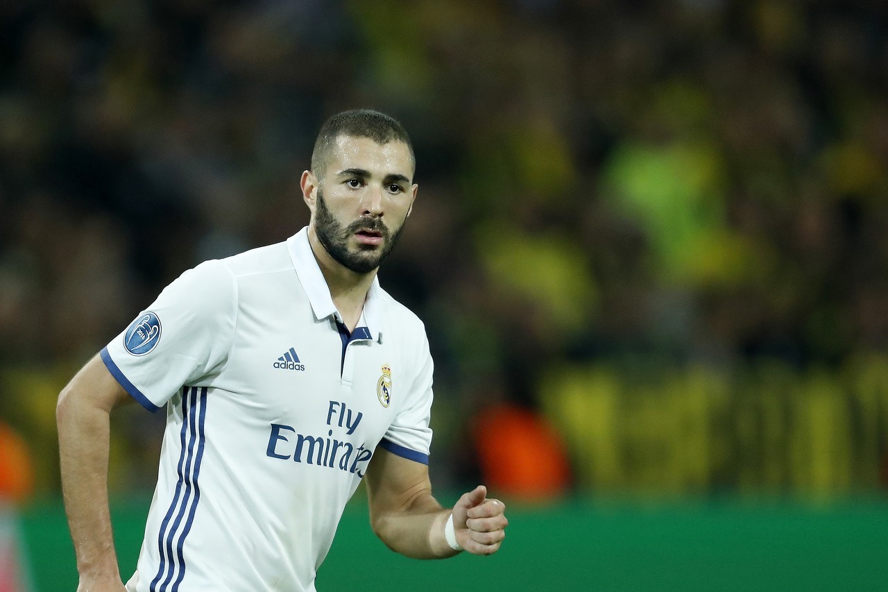 足坛现役十大中锋妖人,足坛十大中锋约维奇