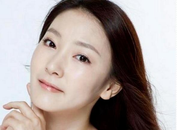 不同肤质人群，粉底液的正确打开方式，好用不踩雷