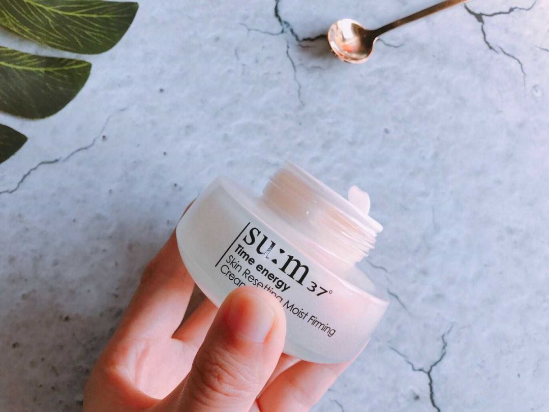 种草全球好美妆润唇膏,保湿修护产品测评