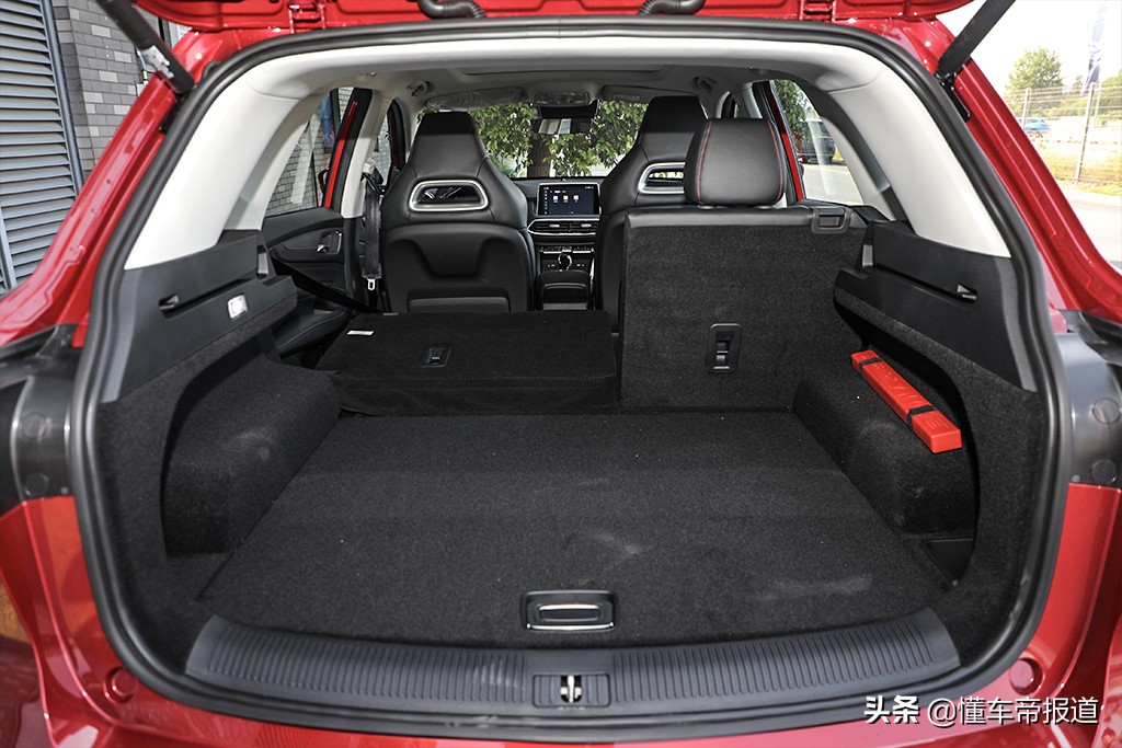 上汽名爵mg领航suv自动挡价格多少,运动轿车与家用轿车乘坐体验