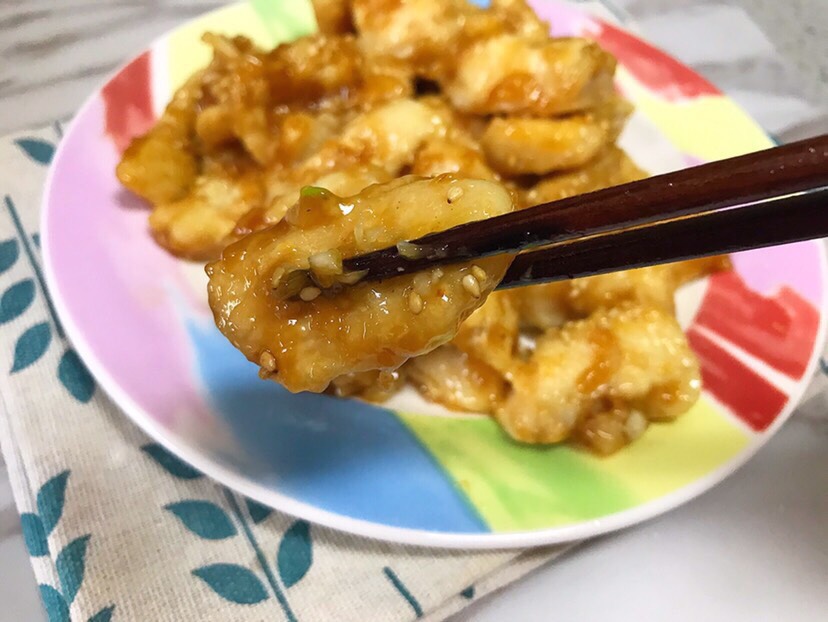 鸡胸肉加淀粉不糊锅,鸡胸肉里加一点猪肉