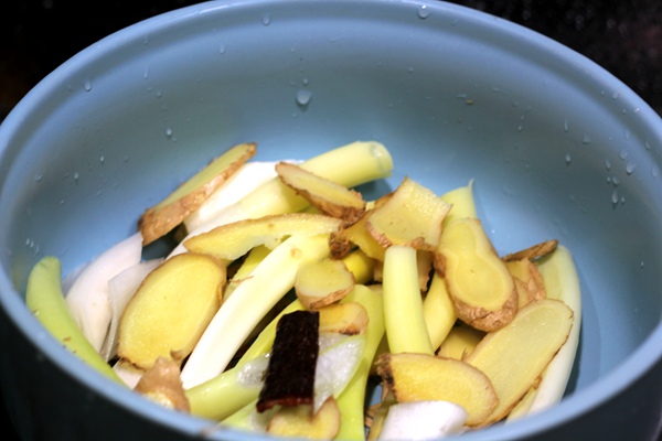 猪头肉用糖凉拌做法,凉拌猪头的酸甜调料比例