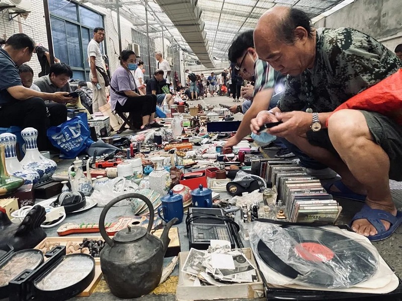 上海最大的地摊市场在哪里,上海浦东新区地摊