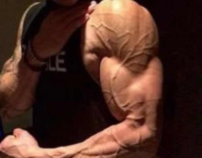 肱二头肌短头怎么练饱满,手臂太细了怎么练粗肱二头肌