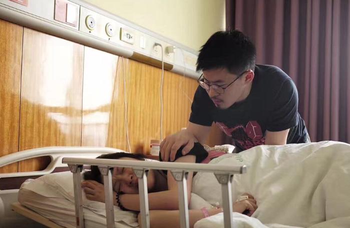 产妇刚生完肚子里全是气怎么办,产妇生完孩子肚子里有个疙瘩