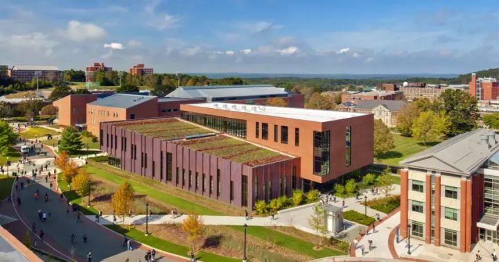 公立常春藤！强势美国体育名校——康涅狄格大学体育相关专业介绍