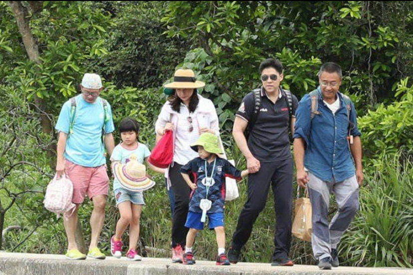 低调豪门!霍启山目前仍单身,母亲朱玲玲表示很着急