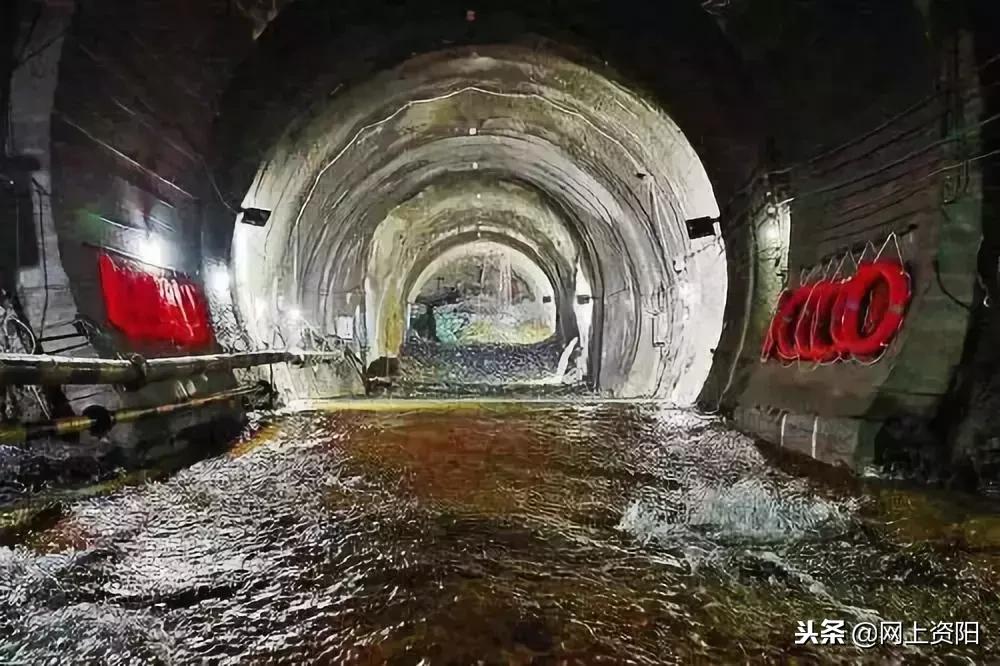 什么是川藏铁路，何以令人生畏又非建不可且必建成？