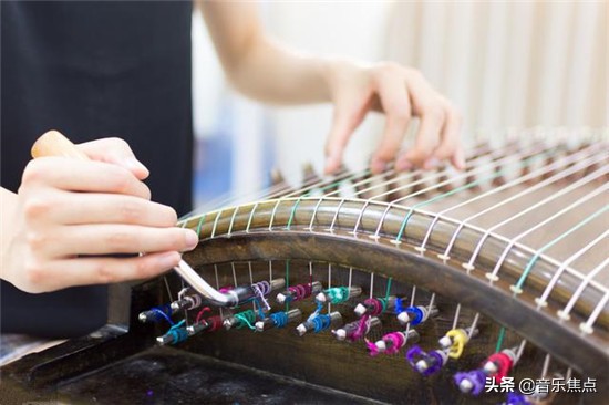 古筝调音器如何使用教程,古筝调音器使用教学古筝入门