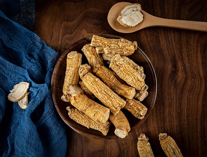 秋冬季吃西洋参好还是人参好,冬天吃西洋参好还是吃长白山参好