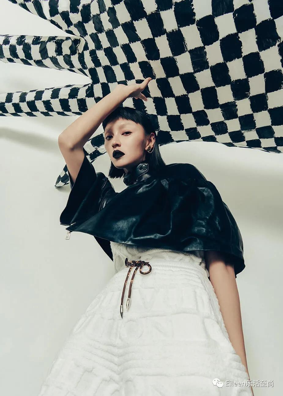 强捧成天后？未婚带女的她究竟如何成为大女主？