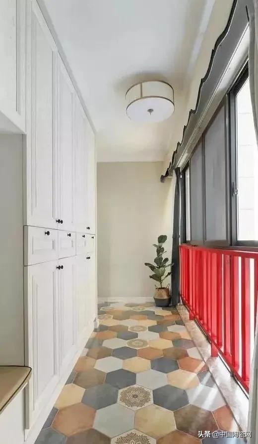 外阳台砖怎么贴最好看,阳台贴白色砖好看还是灰色的好看