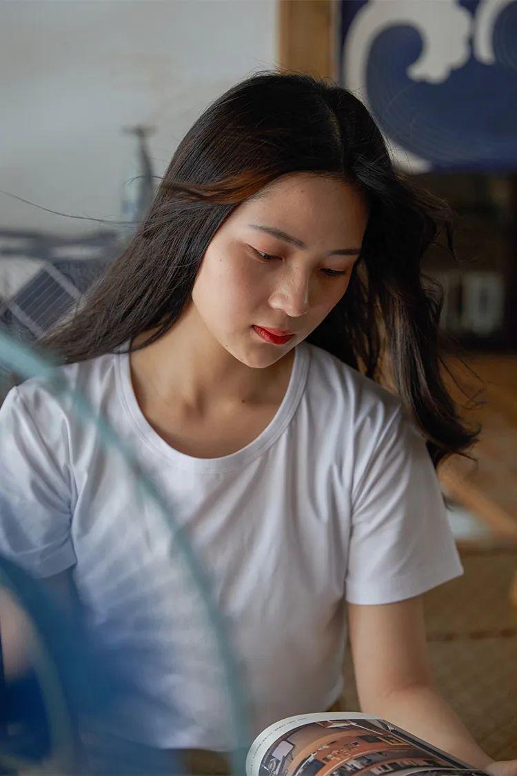 十多元一件的纯色t恤能穿吗 (那些既便宜又好穿的白色t恤)