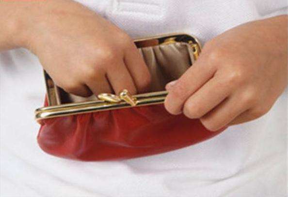 十几岁孩子偷父母钱屡教不改咋办,8岁儿子偷拿家里50元钱