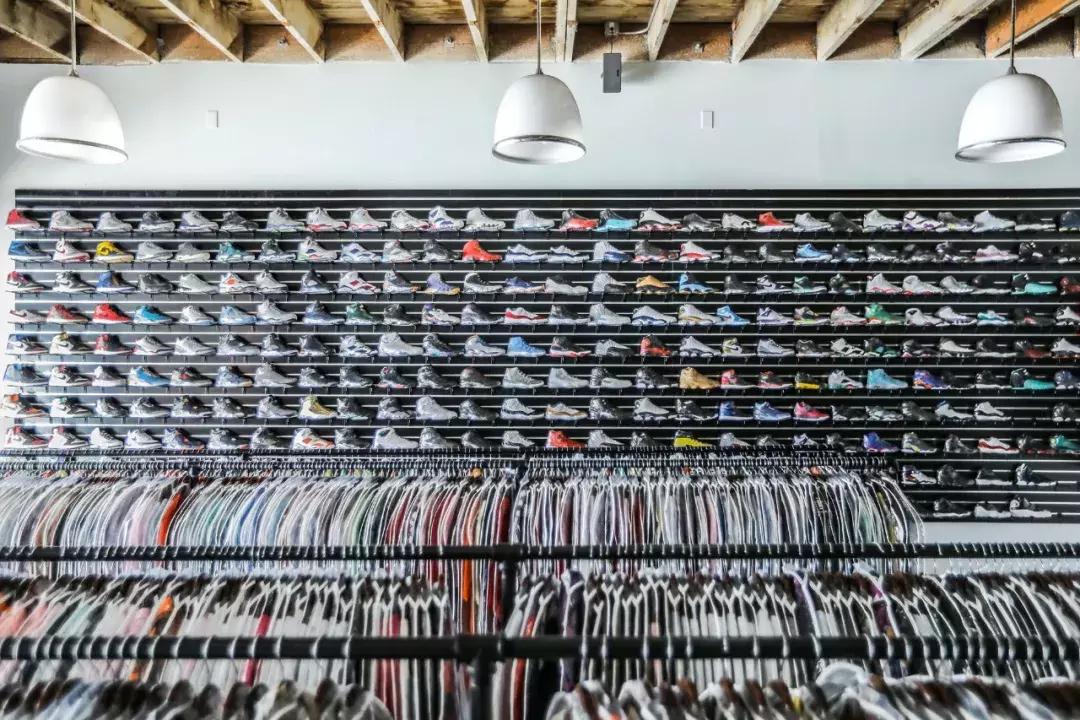 90后中国鞋王,中国90后在美国卖鞋