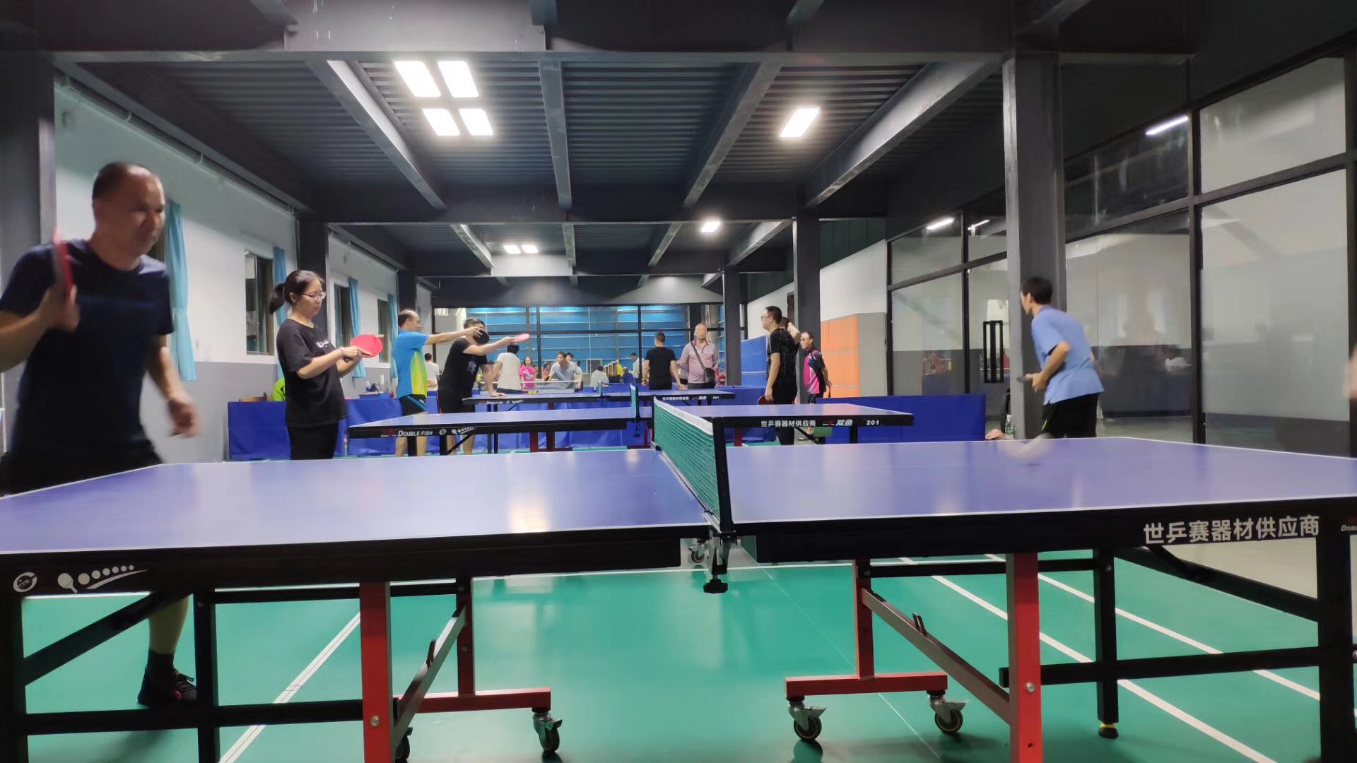 10000平室内游戏厅,居家室内羽毛球场地