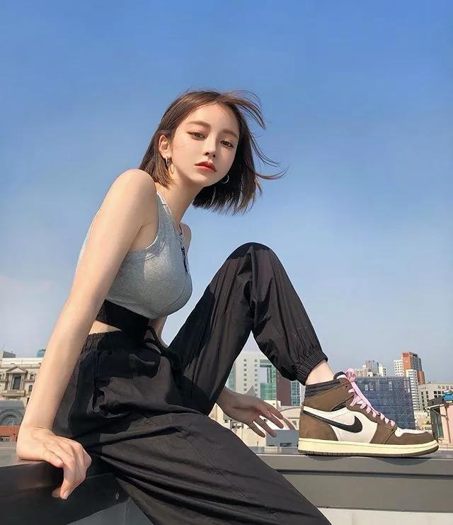 韩国短发漂亮的女星,韩国三大女神级电影演员短发