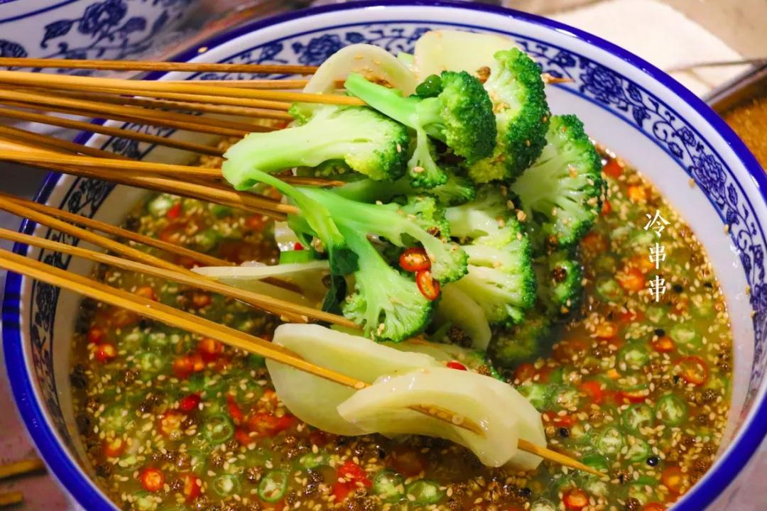 适合1个人的小吃加盟店,创业项目小成本摆摊小吃