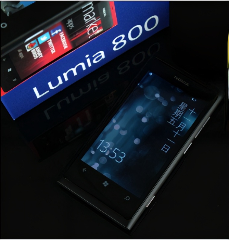 诺基亚n9和lumia900区别,lumia900和930