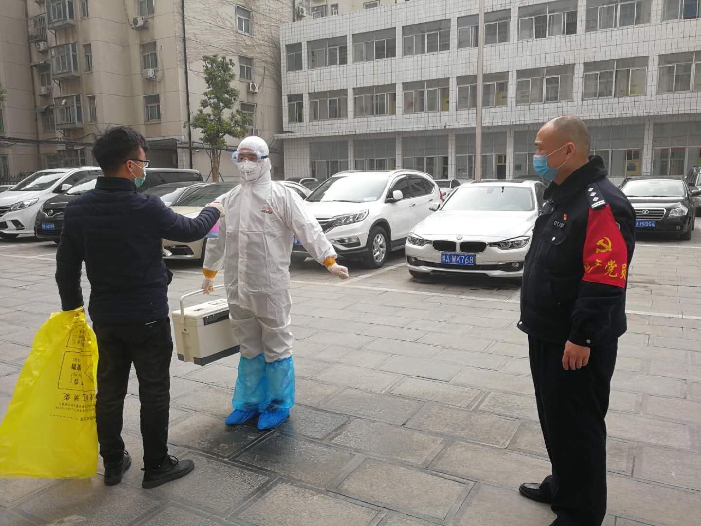 假卖口罩真诈骗民警循迹破案,朋友圈售卖口罩骗49万