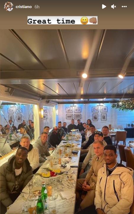 c罗穿西装曼联时期,c罗与昔日队友在曼联重逢