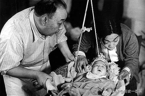 李小龙在1973年怎么了,李小龙当年突然暴毙有多震惊