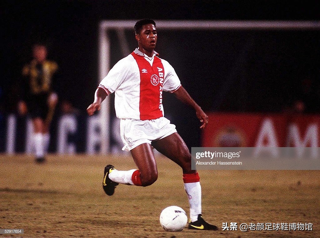 踢翻米兰王朝的贾府少年，身背“杀人犯、强奸犯”恶名的荷兰锋霸