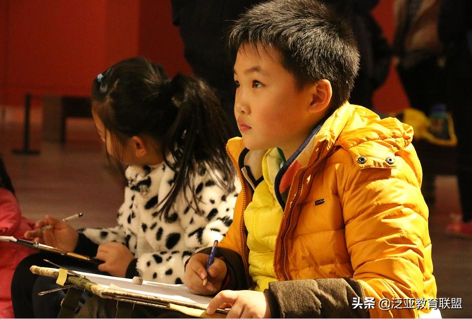 暗夜中，看亿级机构如何逆势增长