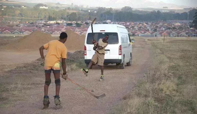 非洲真的很淘金吗？成千上万年轻人在非洲，留下中国品牌足迹