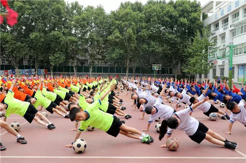 中国青少年足球联赛河南实验,央视记者探访河南学校