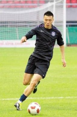 于大宝用脑子顶球,于大宝保护性策应