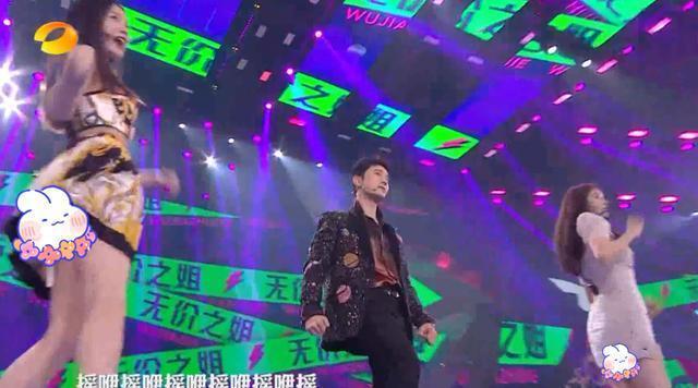 韩国女团跳舞被指博眼球,韩国女团舞台被指博眼球