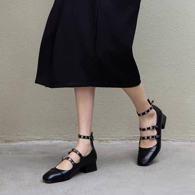 圆头港风休闲皮鞋百搭,圆头小皮鞋英伦风穿搭