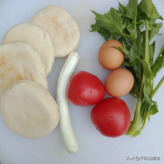 羊肉泡馍没羊肉，大厨教你在家做泡馍，红黄绿白颜色正，味道好