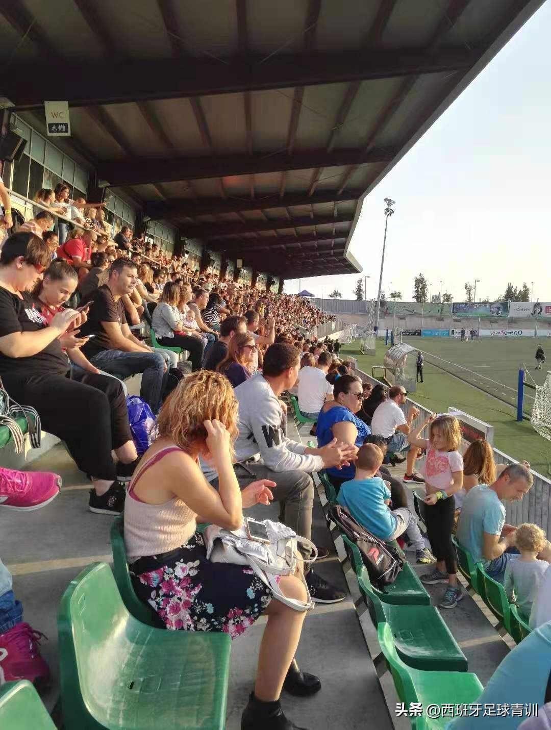 足球俱乐部的重要性,足球俱乐部公益活动