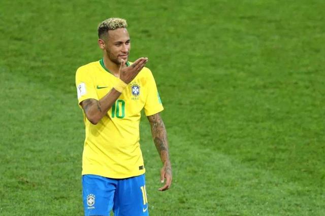 左边锋小罗技能,左边锋场上位置