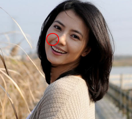 杨紫法令纹和嘴角纹怎么这么深,杨紫法令纹断层好吗