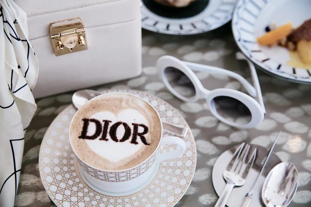 把那个LV包子给我来两个！