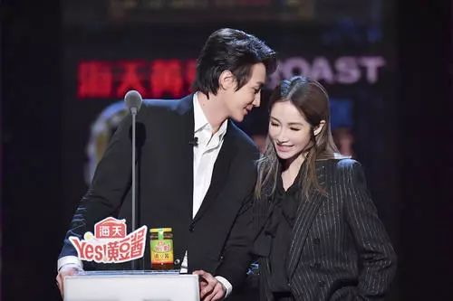 萧亚轩是真的洒脱还是缺爱,萧亚轩靠什么赚钱