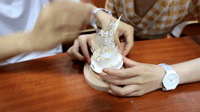 高校定制17000枚戒指送毕业生,硬核大学开学送戒指