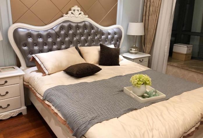 双人床买1米5还是1米8,双人床买1.6米还是1.8米的好