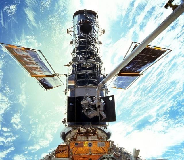 哈勃望远镜如何修复的,哈勃近视